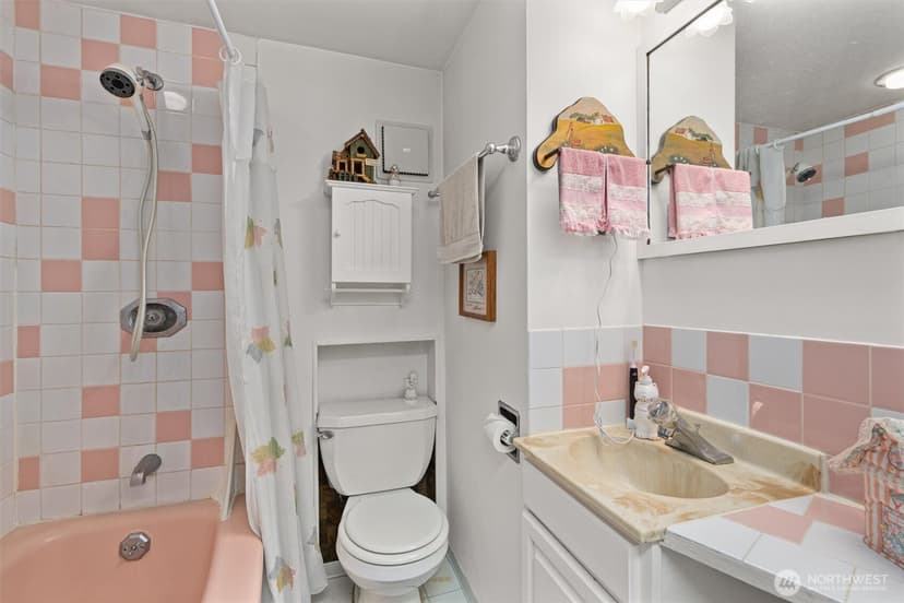Property photo for 310 NW 75th Street, Seattle photo 17