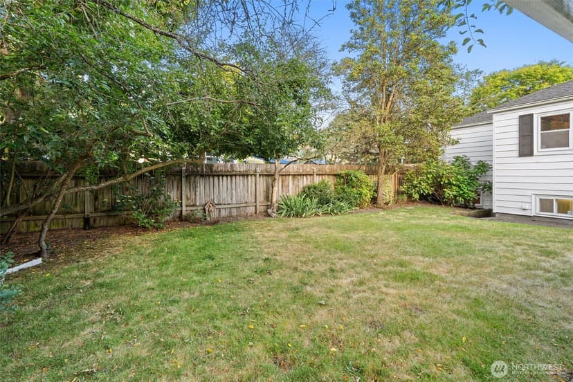 Property photo for 310 NW 75th Street, Seattle photo 23