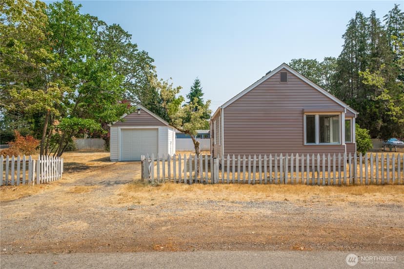 Property photo for 6423 100th Street SW, Lakewood photo 19