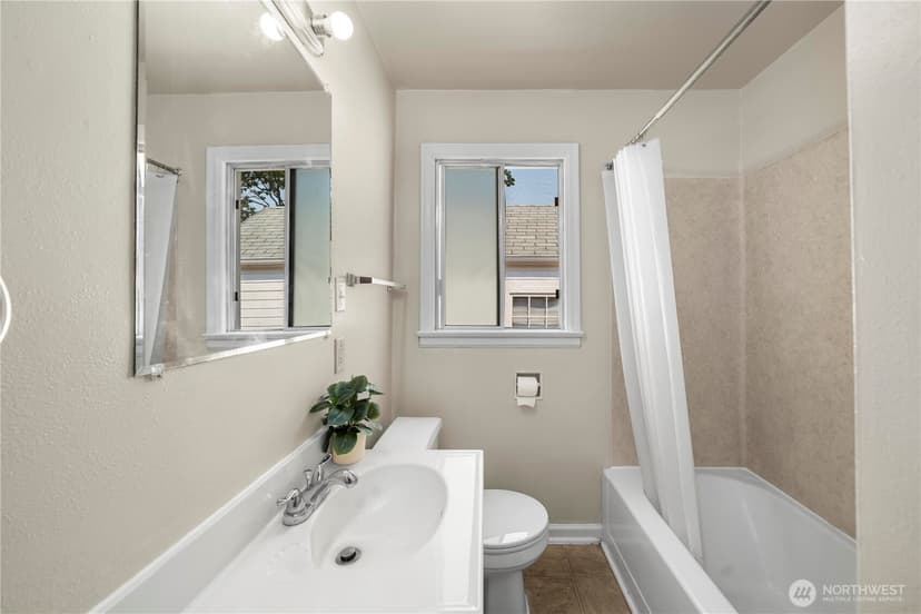 Property photo for 6423 100th Street SW, Lakewood photo 12