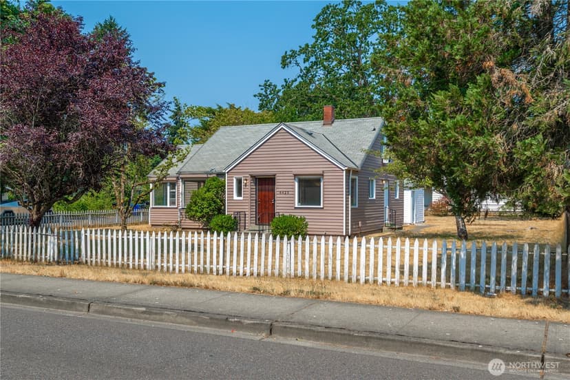 Property photo for 6423 100th Street SW, Lakewood photo 20