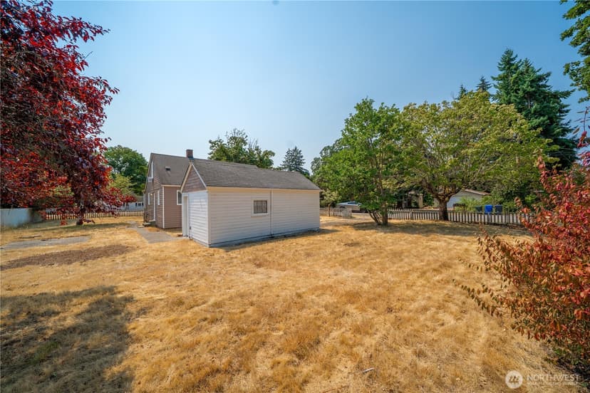 Property photo for 6423 100th Street SW, Lakewood photo 17
