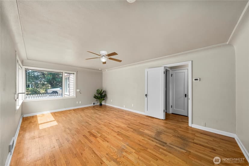Property photo for 6423 100th Street SW, Lakewood photo 5