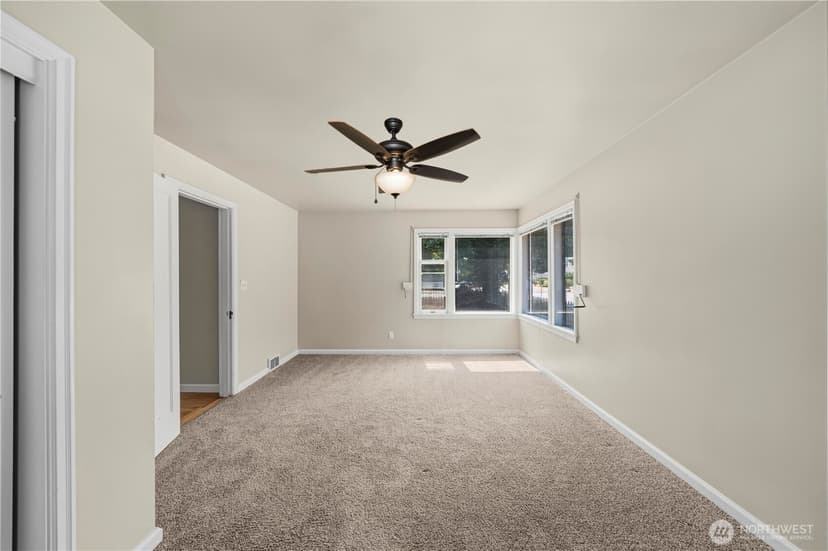 Property photo for 6423 100th Street SW, Lakewood photo 11