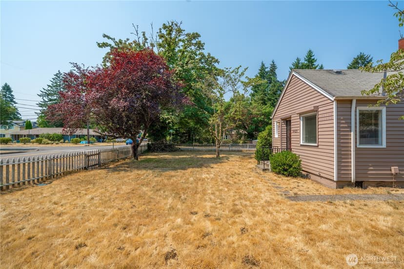 Property photo for 6423 100th Street SW, Lakewood photo 18