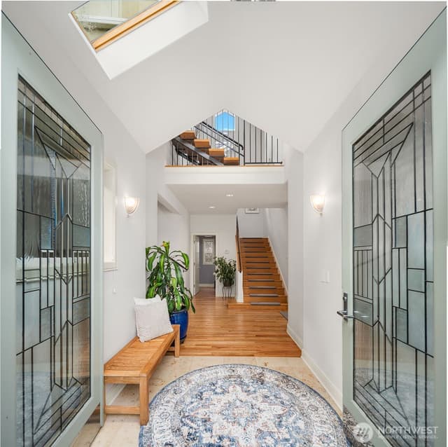 Property photo for 8418 Island Drive S, Seattle photo 5