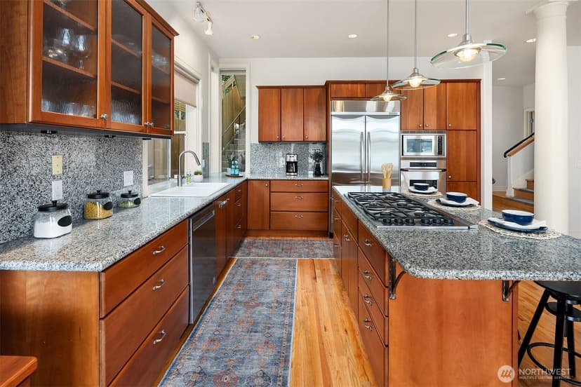 Property photo for 8418 Island Drive S, Seattle photo 14