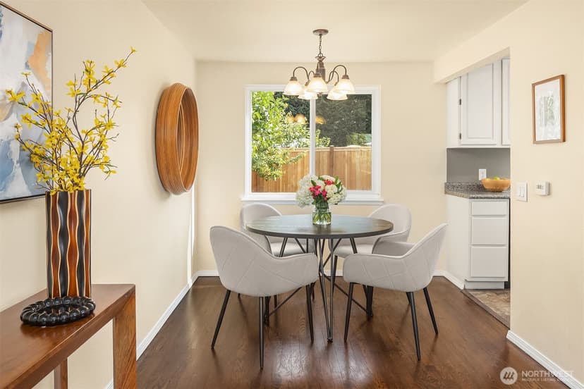 Property photo for 211 N 160th Street, Shoreline photo 8
