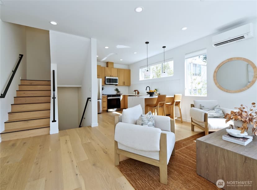 Property photo for 435 19th Avenue E, Seattle photo 9