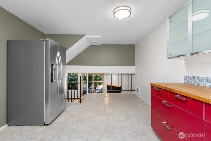 Property photo for 702 NW 189th Lane, Shoreline photo 7