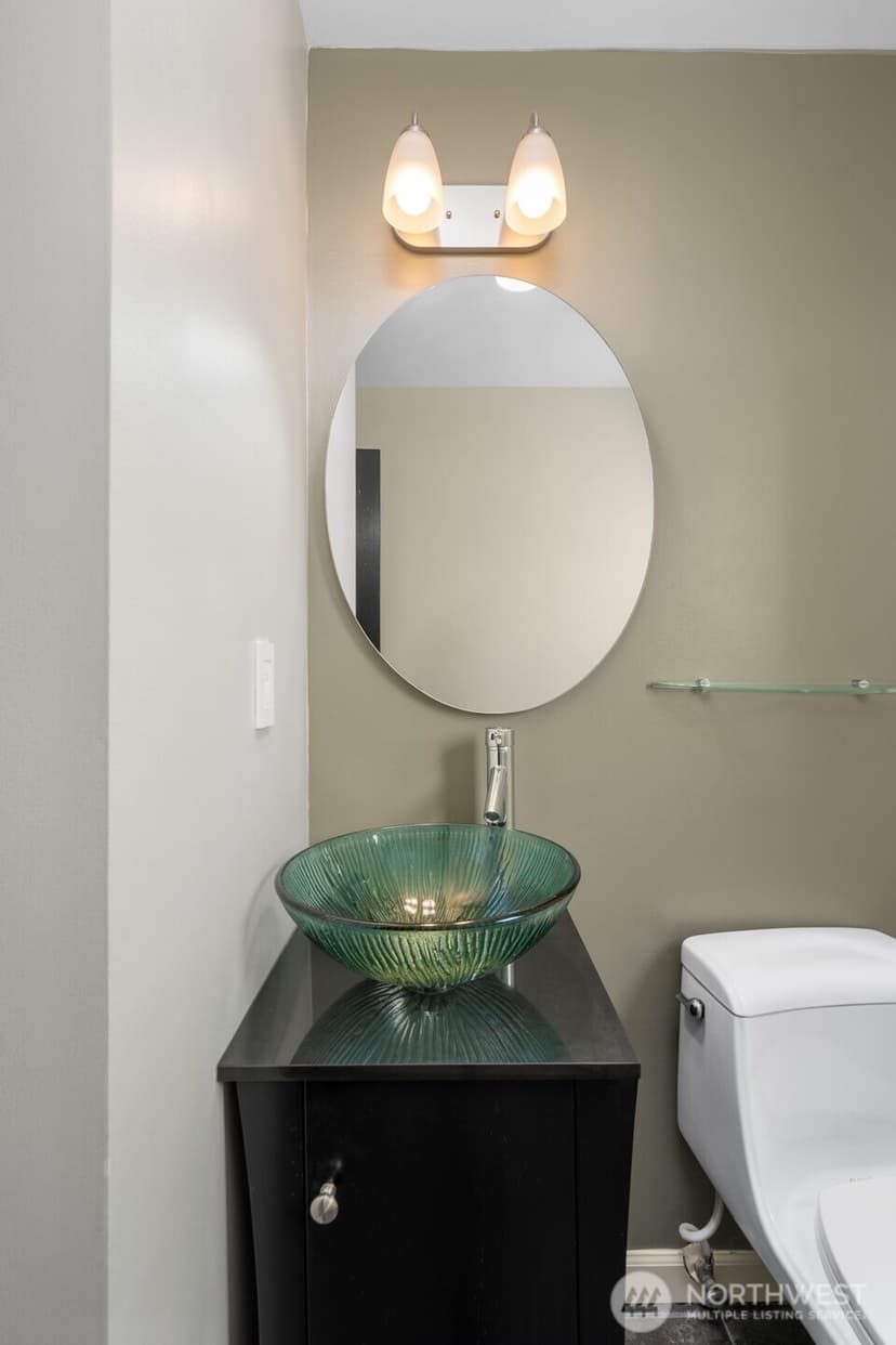 Property photo for 702 NW 189th Lane, Shoreline photo 10
