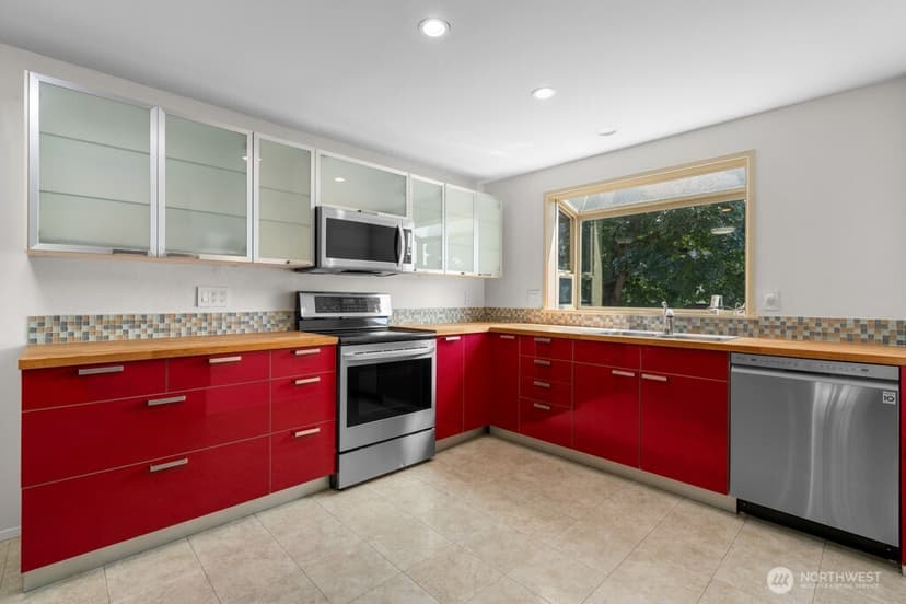 Property photo for 702 NW 189th Lane, Shoreline photo 6