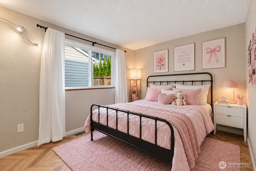 Property photo for 242 W Lake Sammamish Parkway SE, Bellevue photo 28