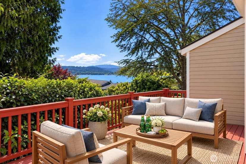 Property photo for 242 W Lake Sammamish Parkway SE, Bellevue photo 2