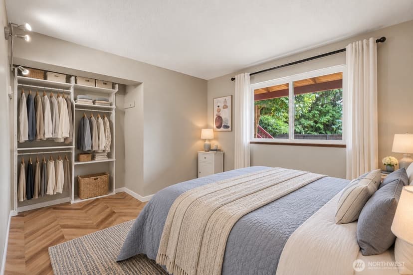 Property photo for 242 W Lake Sammamish Parkway SE, Bellevue photo 25