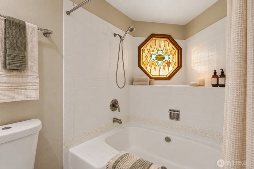 Property photo for 242 W Lake Sammamish Parkway SE, Bellevue photo 23