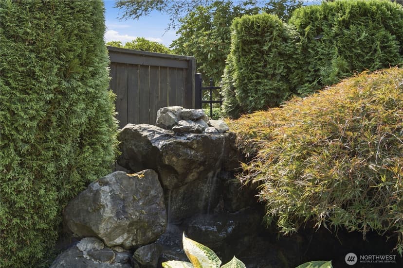 Property photo for 242 W Lake Sammamish Parkway SE, Bellevue photo 34