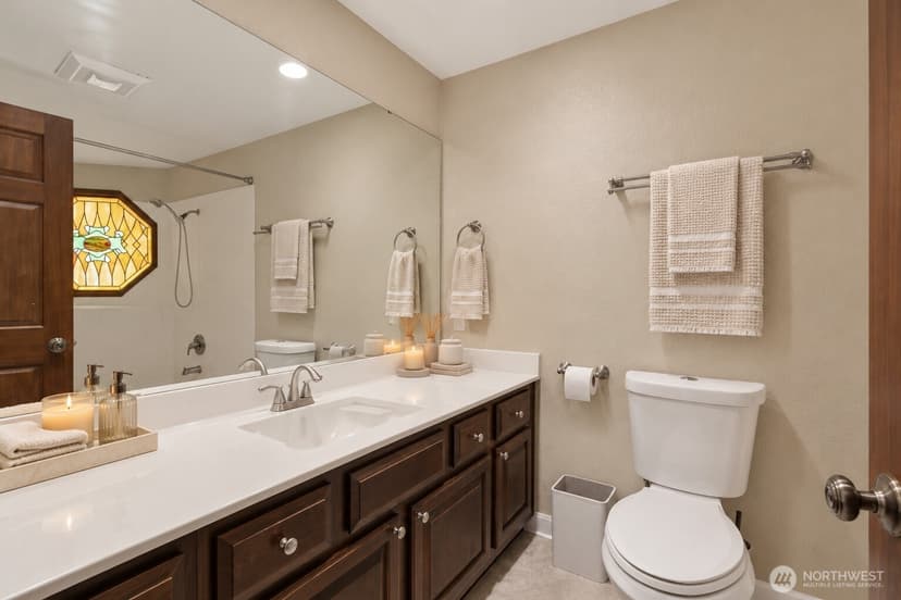 Property photo for 242 W Lake Sammamish Parkway SE, Bellevue photo 22