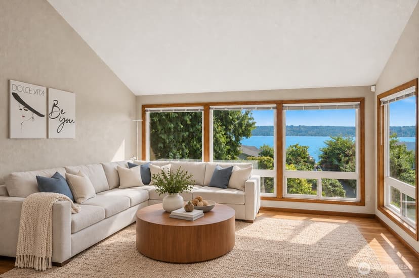 Property photo for 242 W Lake Sammamish Parkway SE, Bellevue