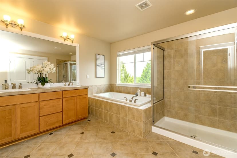 Property photo for 2972 NE Marquette Way, Issaquah photo 18