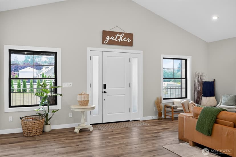 Property photo for 17430 Interurban Boulevard, Snohomish photo 9
