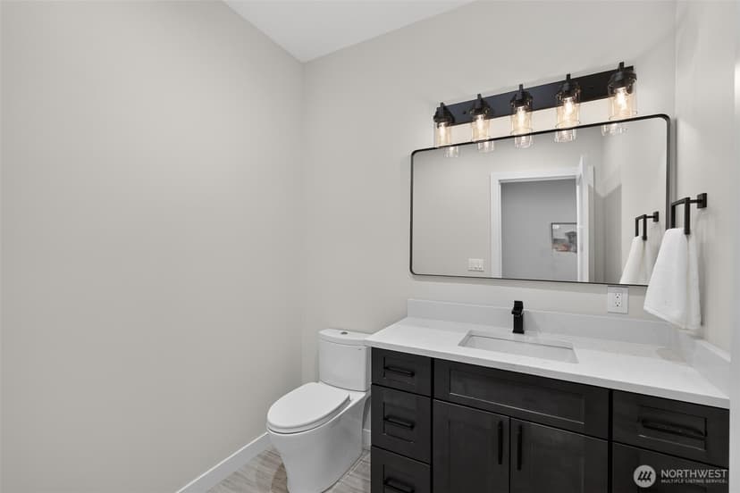 Property photo for 17430 Interurban Boulevard, Snohomish photo 28