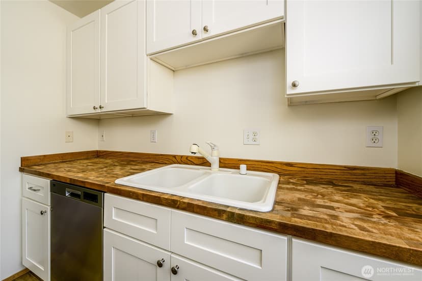 Property photo for 1318 N 184th Court ##12, Shoreline photo 13