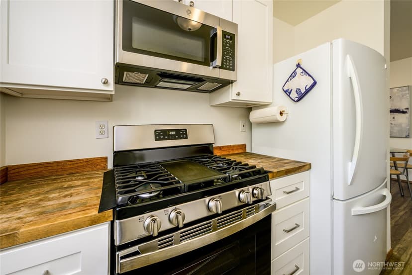 Property photo for 1318 N 184th Court ##12, Shoreline photo 14