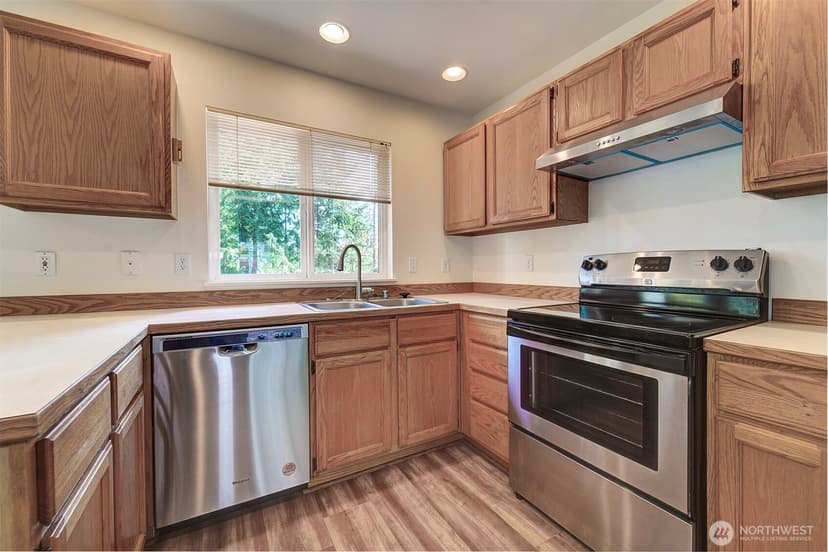 Property photo for 10932 Peony Place NW, Silverdale photo 12