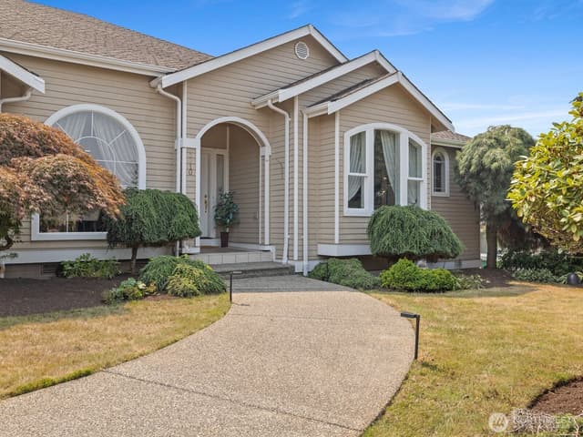 Property photo for 6710 45th Place NE, Marysville photo 2