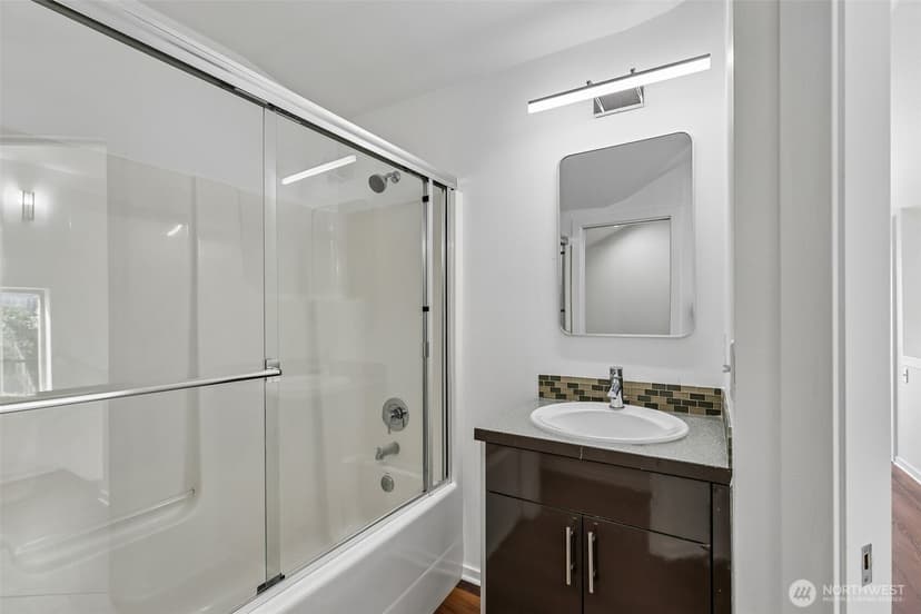 Property photo for 4341 8th Avenue NE, Seattle photo 21