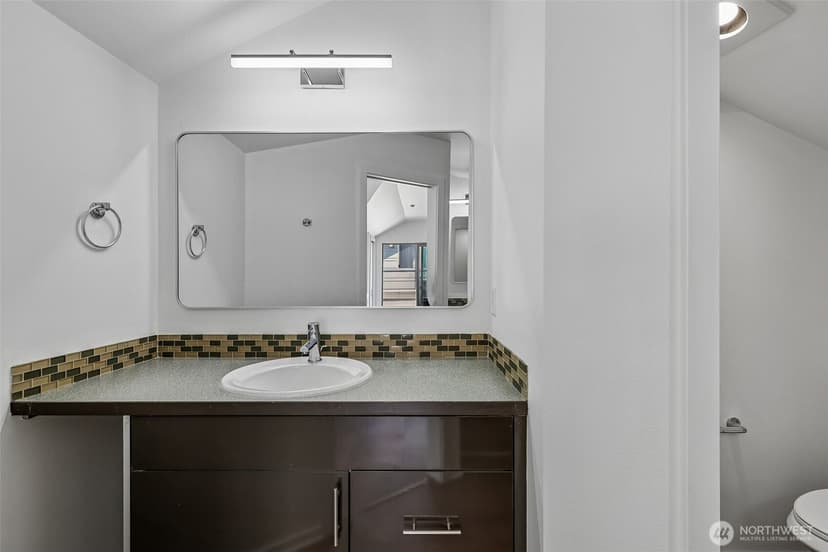 Property photo for 4341 8th Avenue NE, Seattle photo 20