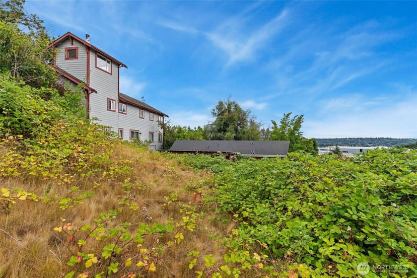 Property photo for 1924 S Graham Street, Seattle photo 9