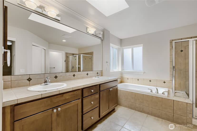 Property photo for 4613 NE 2nd Street, Renton photo 16