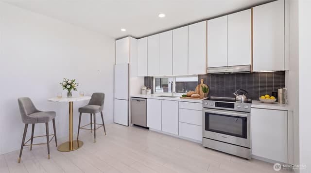 Property photo for 710 14th Avenue #C, Seattle photo 3
