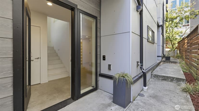 Property photo for 710 14th Avenue #C, Seattle photo 22