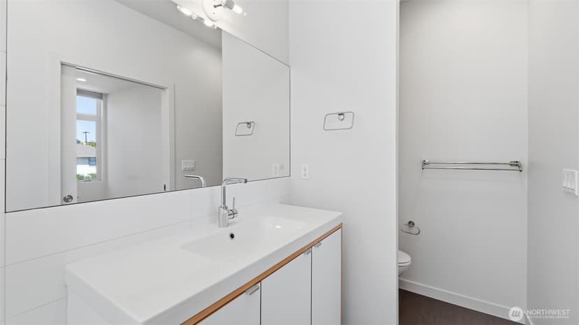 Property photo for 710 14th Avenue #C, Seattle photo 13
