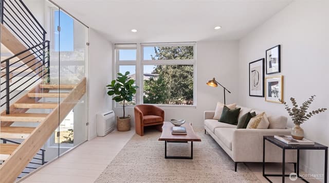 Property photo for 710 14th Avenue #C, Seattle photo 2