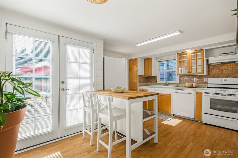 Property photo for 18005 Fremont Avenue N, Shoreline photo 6
