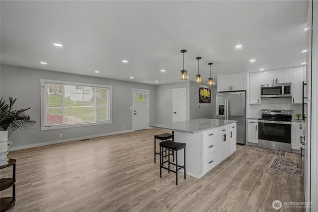 Property photo for 24717 S 35th Avenue, Kent