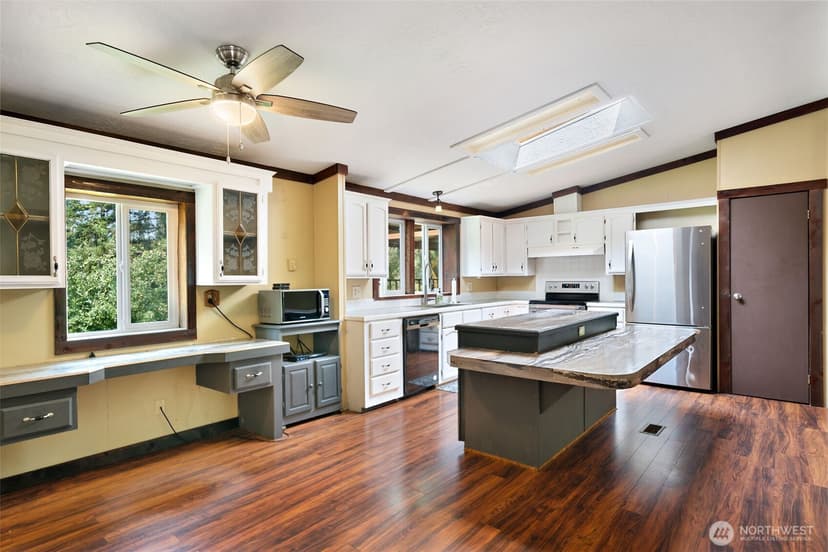 Property photo for 1832 SW Cozy Lane, Port Orchard photo 12
