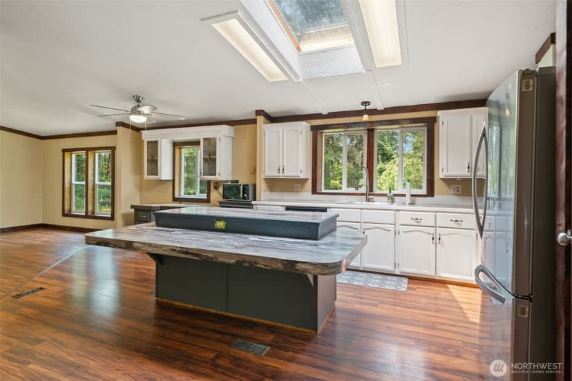 Property photo for 1832 SW Cozy Lane, Port Orchard photo 11