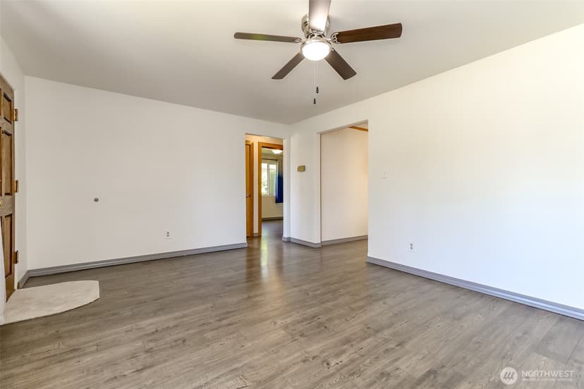 Property photo for 16016 12th Avenue SW, Burien photo 6