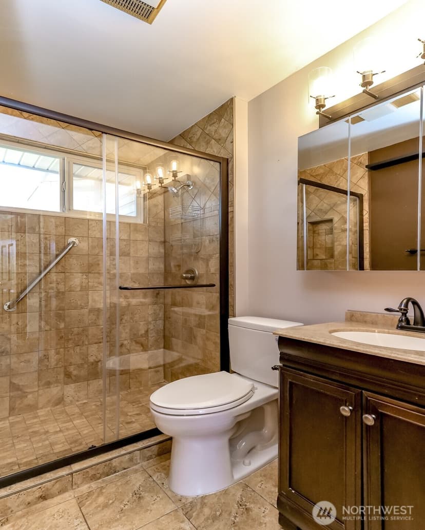 Property photo for 16016 12th Avenue SW, Burien photo 7