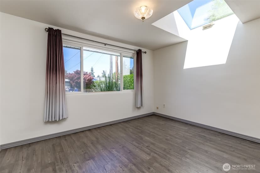 Property photo for 16016 12th Avenue SW, Burien photo 10