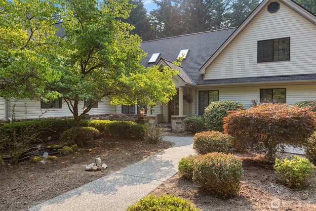 Property photo for 6120 Vernon Lane SE, Port Orchard photo 3