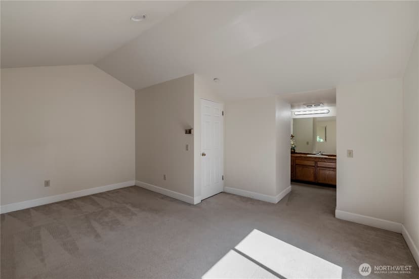 Property photo for 14119 NE 78th Court, Redmond photo 19