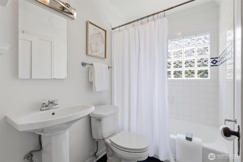 Property photo for 2316 N 80th Street, Seattle photo 8