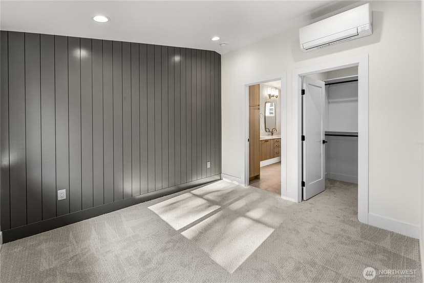 Property photo for 615 18th Avenue E, Seattle photo 10