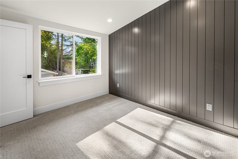 Property photo for 615 18th Avenue E, Seattle photo 9